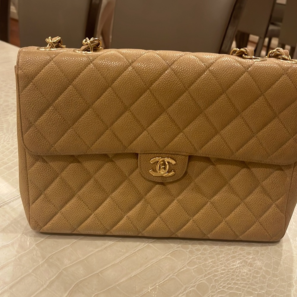 Original Chanel Caviar Leathet Bag wit chain .